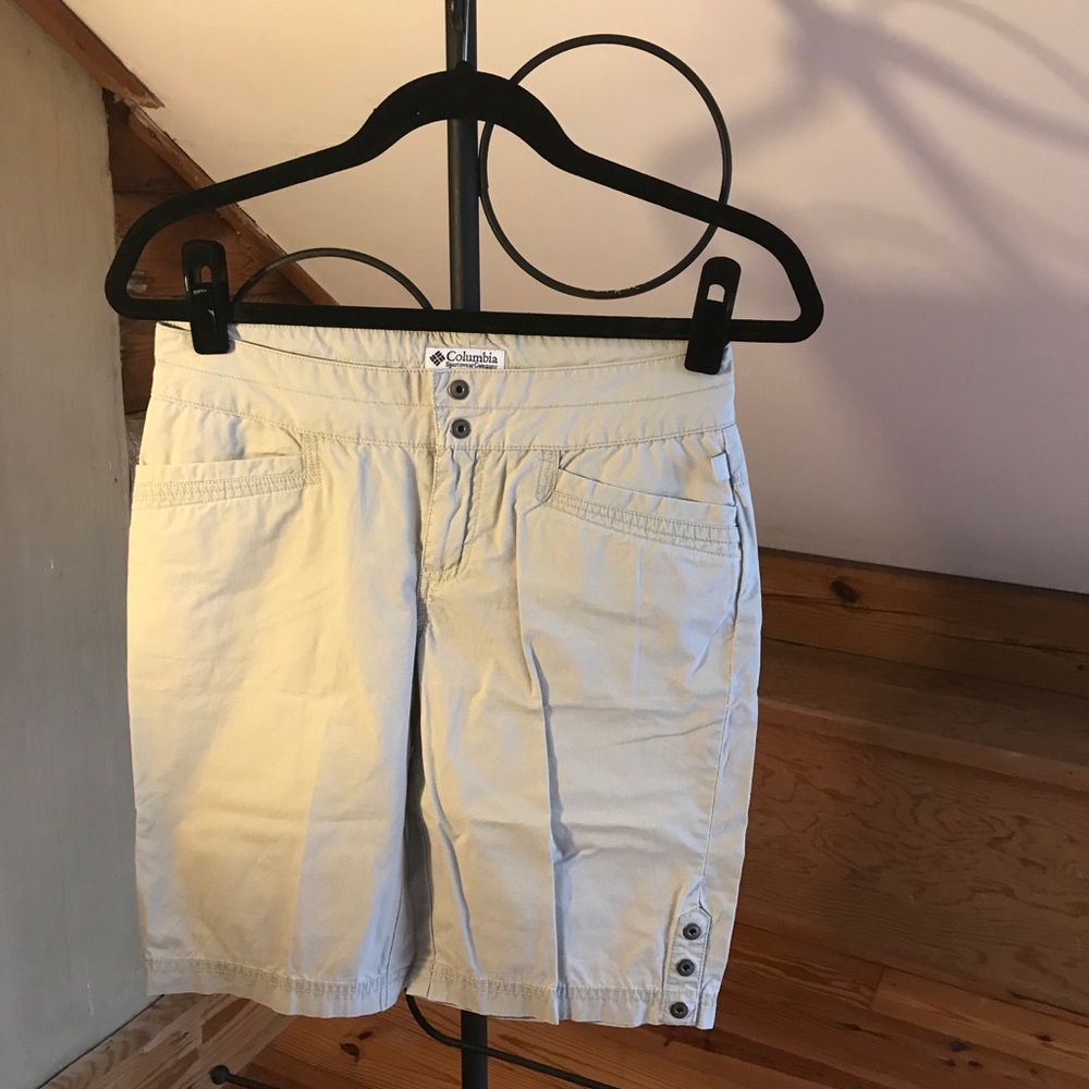 Columbia Kahki Snap Hiking Shorts, EUC, 4